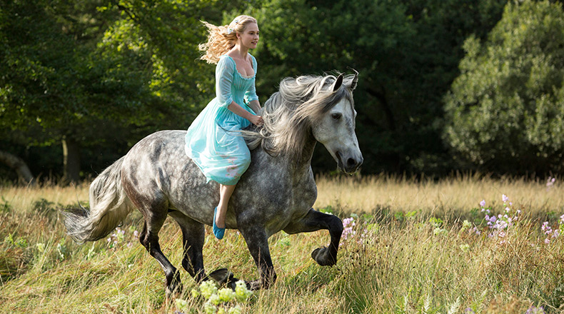 Cendrillon sur son cheval